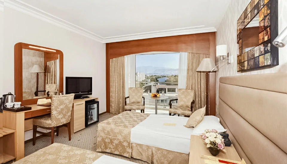 هتل ازمیر پالاس